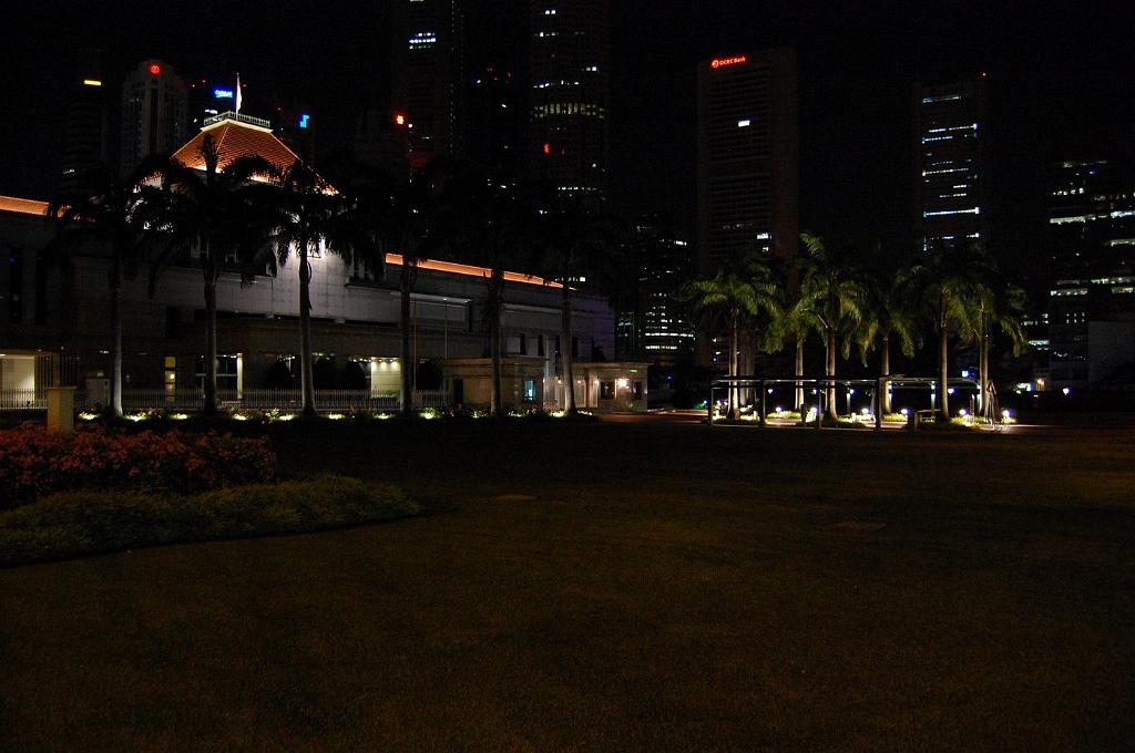 2008-10-08_194650_0100.jpg - Singapur nocą - budynek parlamentu