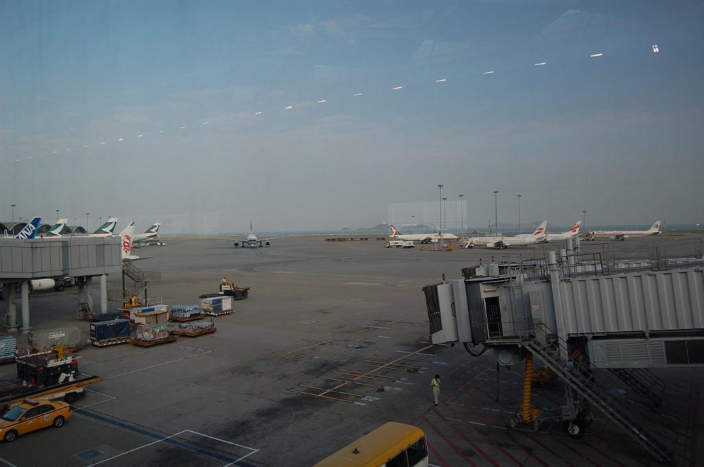 2008-10-08_020206_0081.jpg - Widok na lonisku w HK